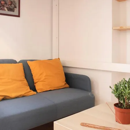 Bright Studio With Open Views * Vincennes