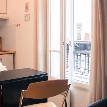 Apartment Bright Studio With Open Views